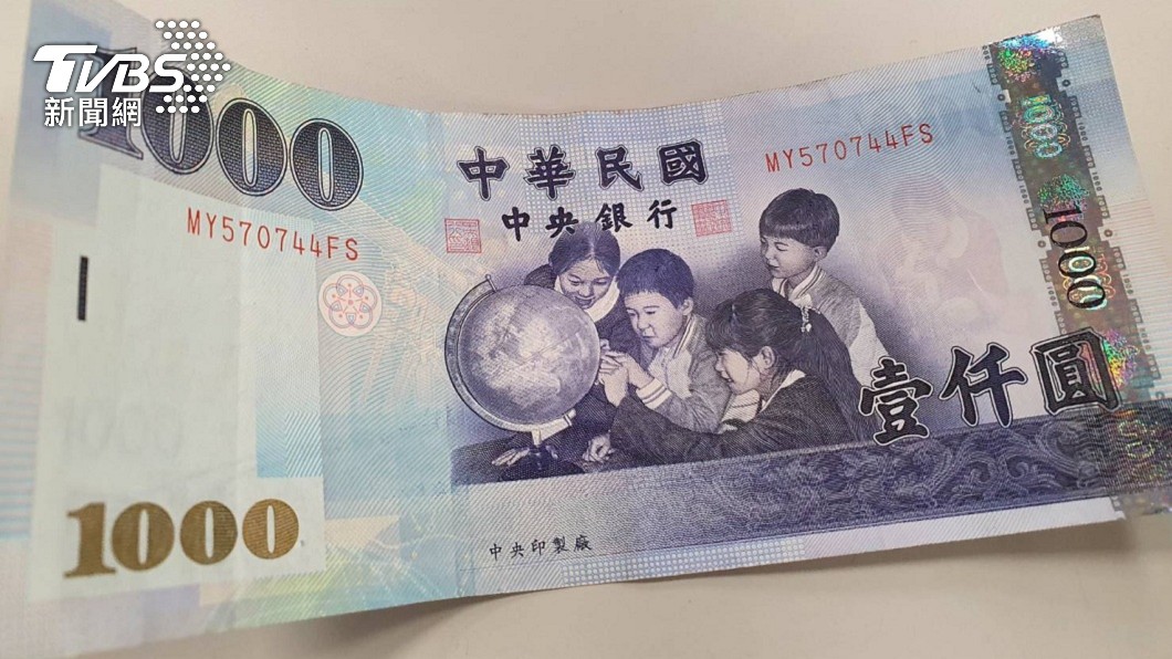 網友分享有當兵同袍日前突然傳訊問他能否借他1千元。（圖／TVBS）