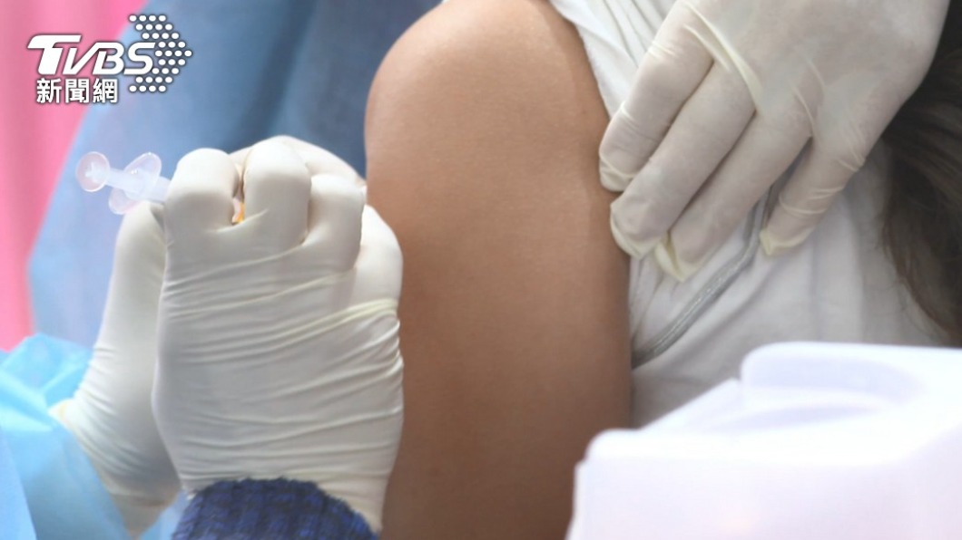傳FDA將授權輝瑞/BNT替兒童接種疫苗加強針。（圖／TVBS）