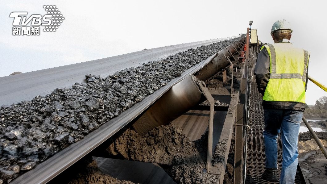 中國大幅減少進口俄羅斯煤炭。（示意圖／shutterstock 達志影像）
