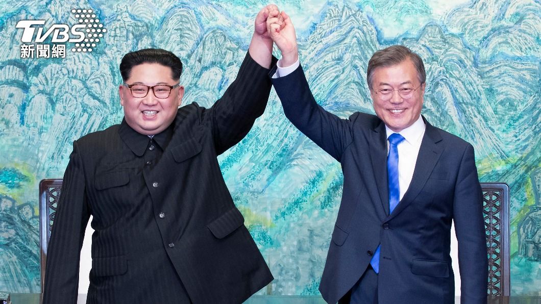 金正恩與文在寅2018年4月舉行《南北韓高峰會》。（圖／達志影像美聯社）