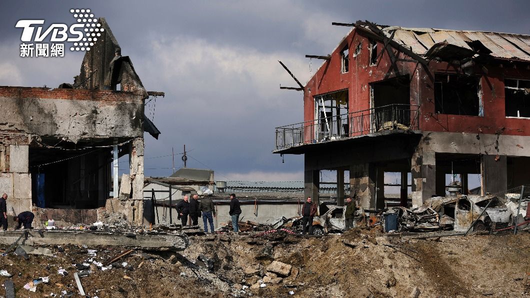 烏克蘭許多民宅被轟炸宛如廢墟。（圖／達志影像美聯社）