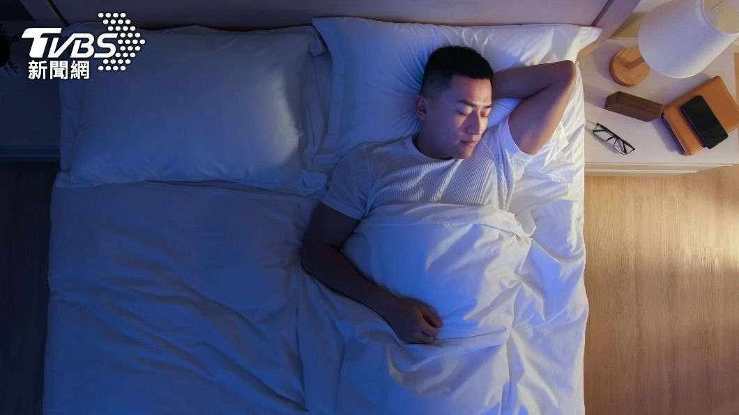現代人工作壓力大，睡眠品質也不好。（示意圖／shutterstock達志影像）