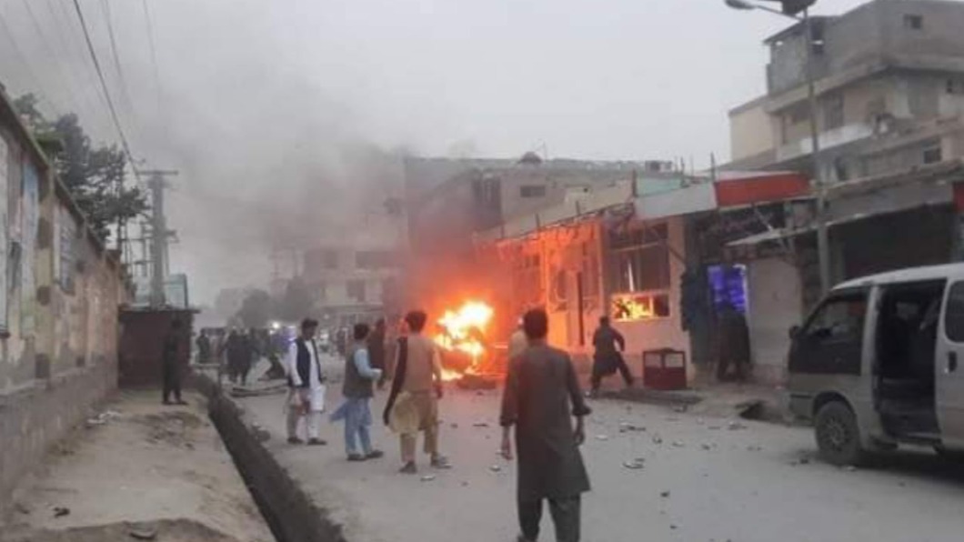 阿富汗兩起小巴士爆炸釀9死。（圖／翻攝自推特）