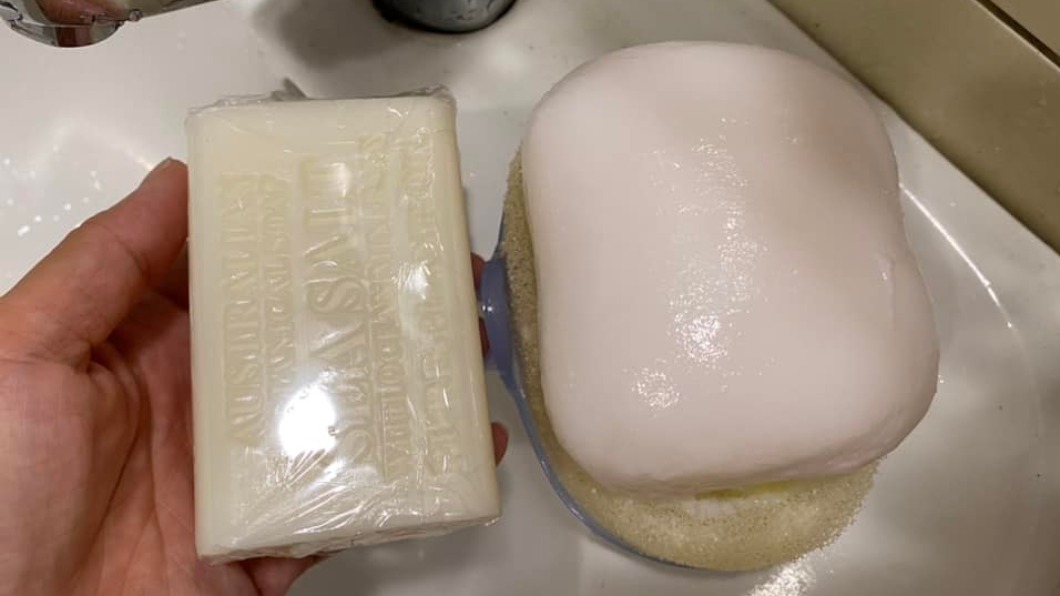 網友發現好市多肥皂越洗越大塊。（圖／翻攝自Costco好市多 商品經驗老實說） 好市多肥皂「遇水膨脹了」！驚人對比曝光　內行勸快扔掉