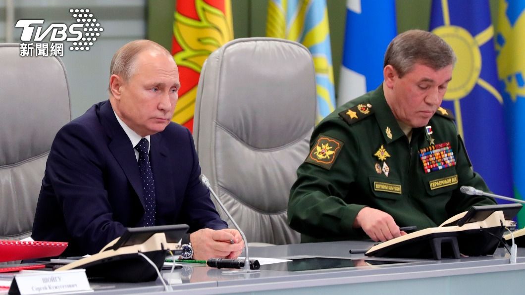 圖為俄羅斯總統普欽及參謀總長吉拉西莫夫。（圖／達志影像美聯社）