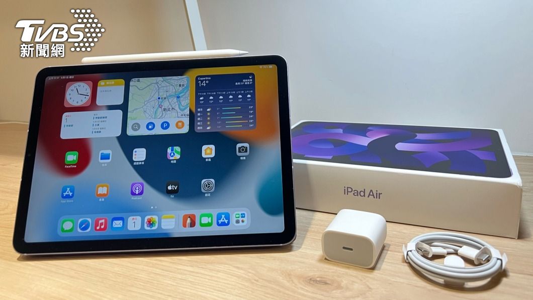 蘋果iPad Air 5平板電腦在台灣開賣。（圖／中央社）