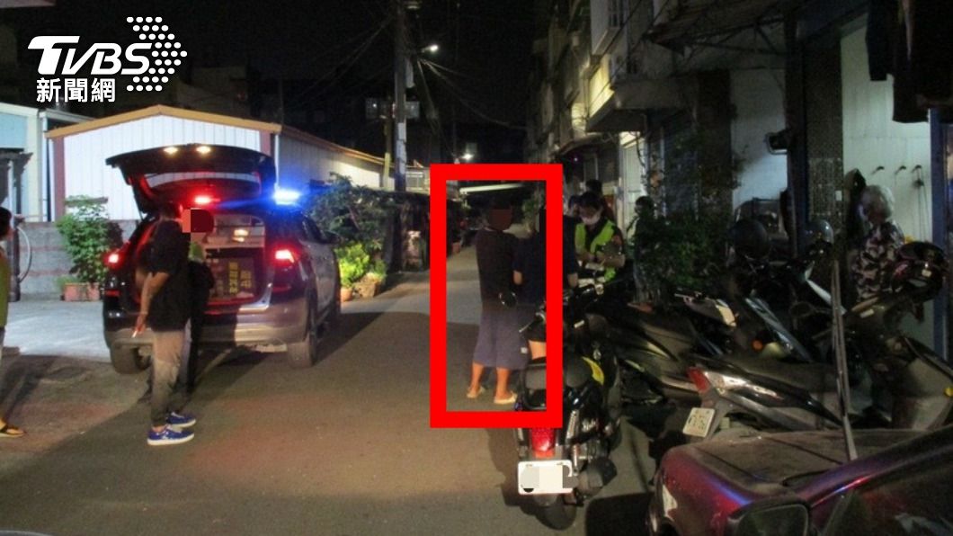 何姓酒駕肇事嫌犯第一時間被警方逮捕。圖／TVBS