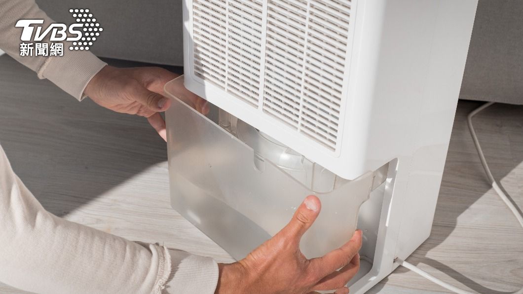 天冷除濕機當暖器用嘉市老婦嗆傷身亡。（示意圖／TVBS）