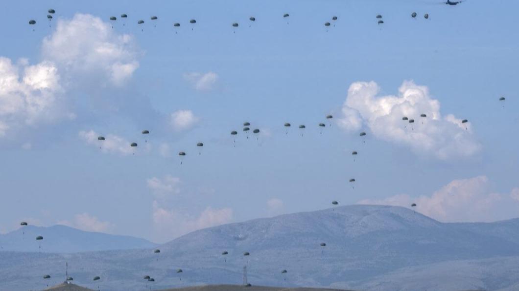 英、美等國數千軍人北馬其頓演習。（圖／翻攝自@ItalyinMKD Twitter）