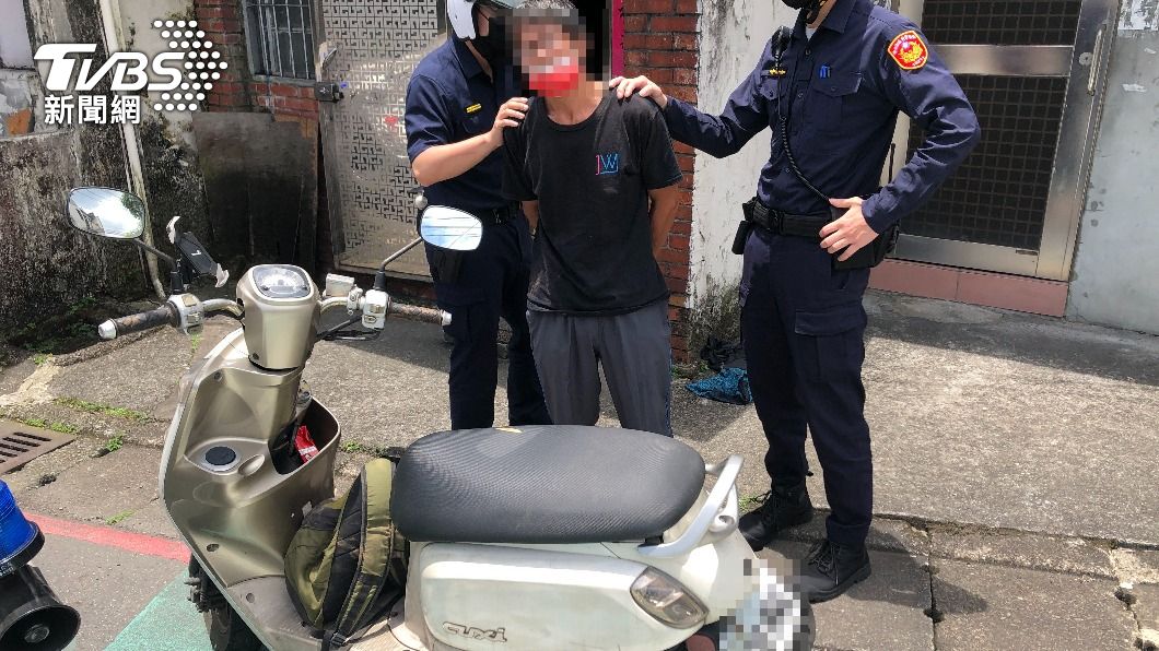 竊盜通緝犯偷車遭警方逮捕。（圖／TVBS）