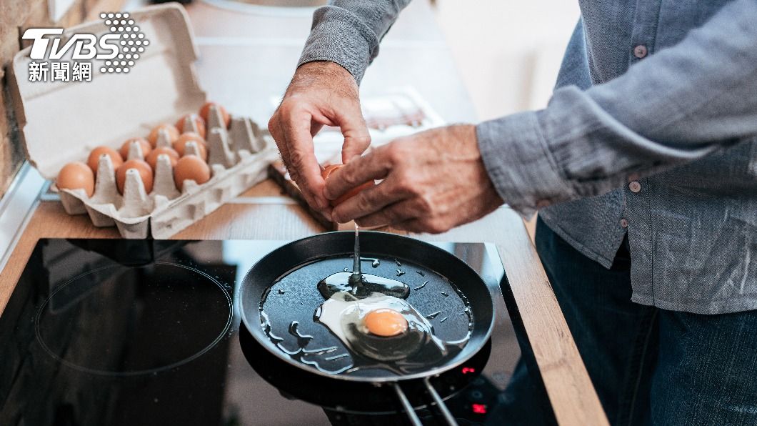 許多人害怕吃蛋會有過多的膽固醇。（示意圖／shutterstock 達志影像）