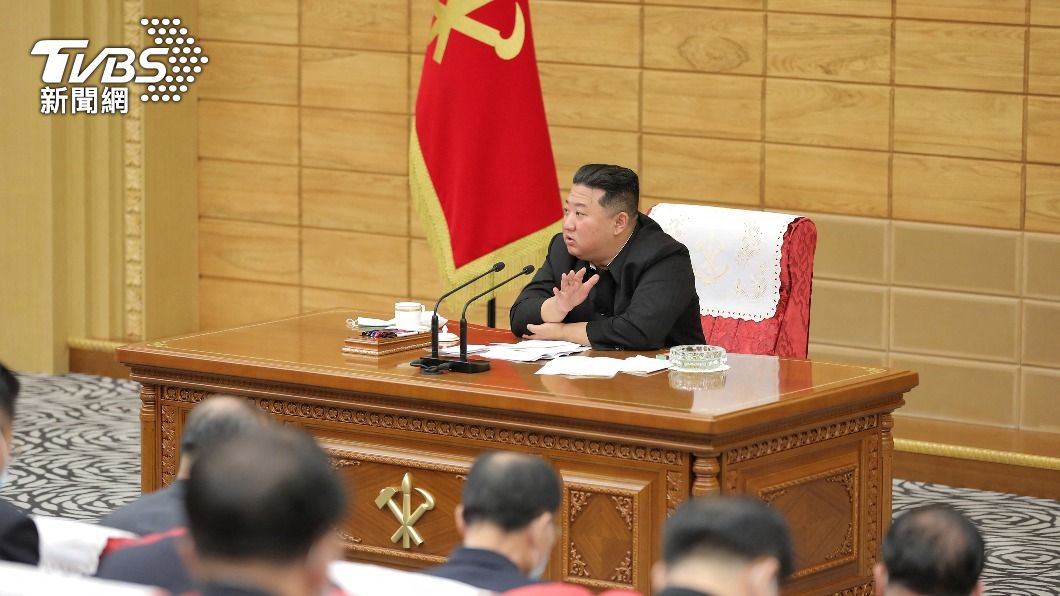 北韓領導人金正恩。（圖／達志影像美聯社） 北韓爆疫情確診飆增　是否接受國際援助成外交轉圜機會