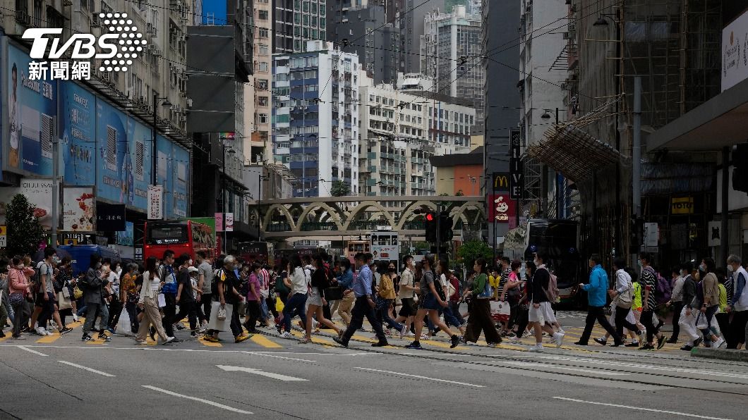 專家預估香港將出現第6波疫情。（圖／達志影像美聯社） 估香港可能出現第6波疫情　專家：曾感染仍會再染疫