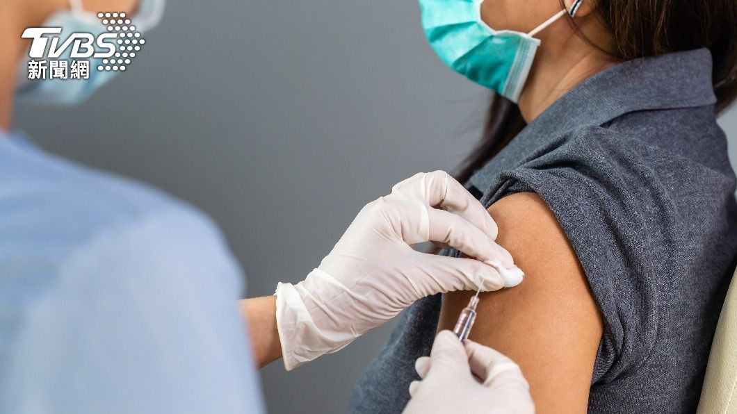 暑假不放鬆口罩令流感疫苗8月底前打。（示意圖／shutterstock達志影像） 暑假不放鬆口罩令　2.8萬劑流感疫苗8月底前可打