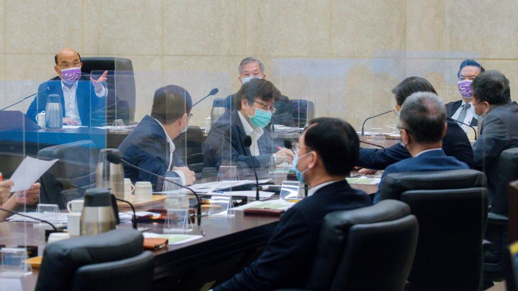 行政院長蘇貞昌今天召開擴大防疫會議。（圖／行政院提供）