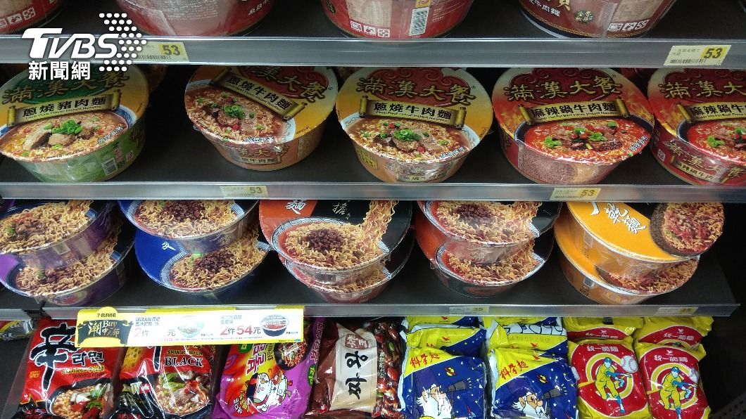 台灣販售的泡麵品牌多樣。（示意圖／shutterstock達志影像） 全台最強泡麵是誰？「月底救星」僅排第二　冠軍網全服了