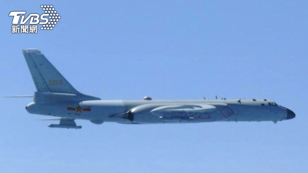 中國大陸H-6轟炸機現身東海。（圖／達志影像路透社）