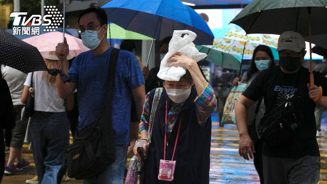 香港疫情有回升跡象，今天新增851例確診。（圖／達志影像美聯社）