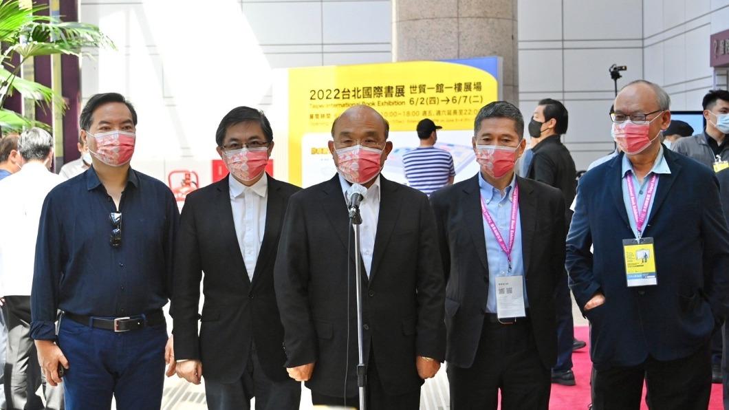 行政院長蘇貞昌上午前往台北國際書展。（圖／行政院提供）