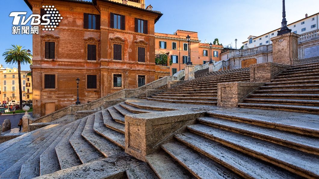 位於羅馬的著名古蹟「西班牙階梯」是不少旅客的必訪景點。（示意圖／達志影像Shutterstock）