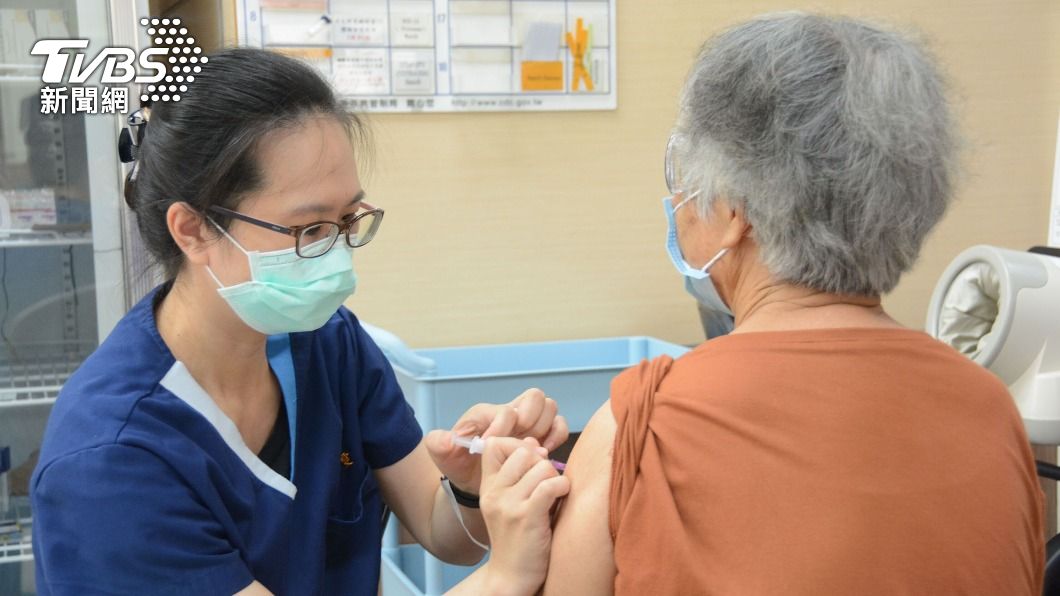 澎湖縣政府表示，第2次追加劑疫苗陸續開放預約施打。（圖／中央社）