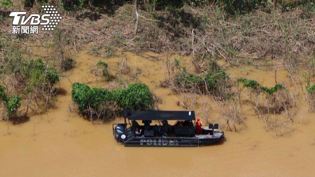 搜救人員在伊塔瓜伊河尋獲人類殘骸。（圖／達志影像美聯社）