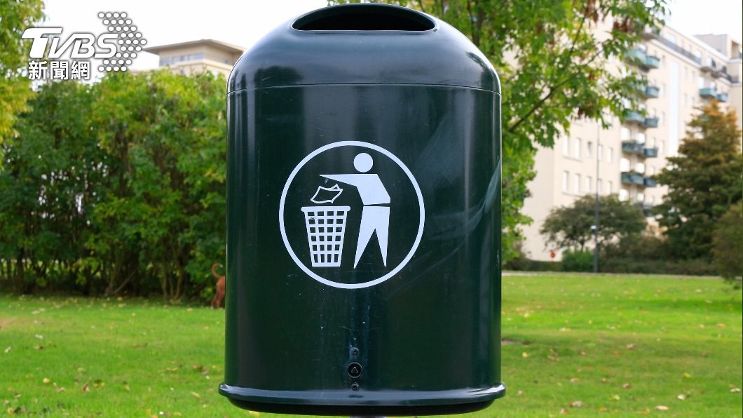 瑞典城市馬爾默（Malmo）設置會說「情色話（dirty talk）」的垃圾桶。（示意圖／shutterstock 達志影像）