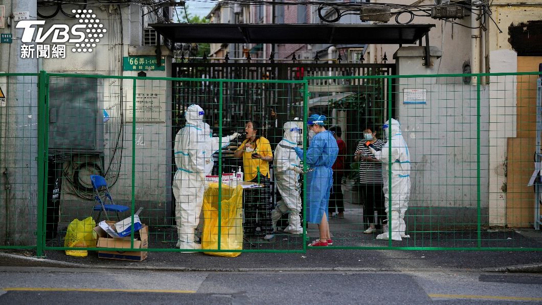 上海民眾每週都須核酸檢測。（圖／達志影像路透社）