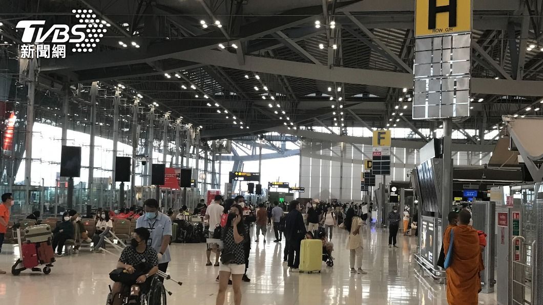 圖為恢復繁忙的曼谷蘇凡納布機場。（圖／中央社）