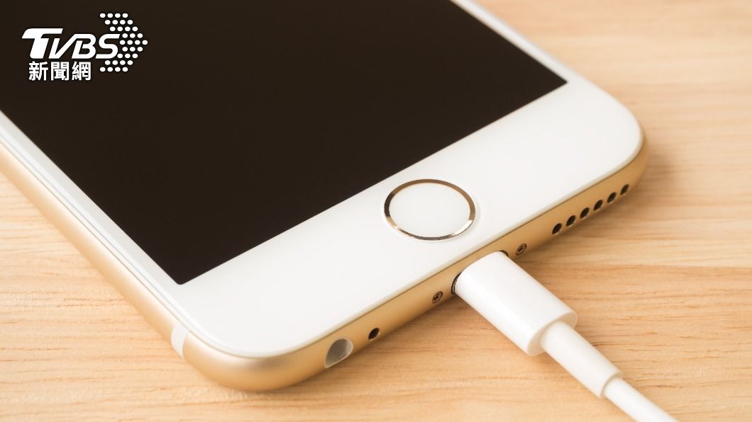 你的iPhone充電線也曾壞過嗎？（示意圖／shutterstock達志影像） 