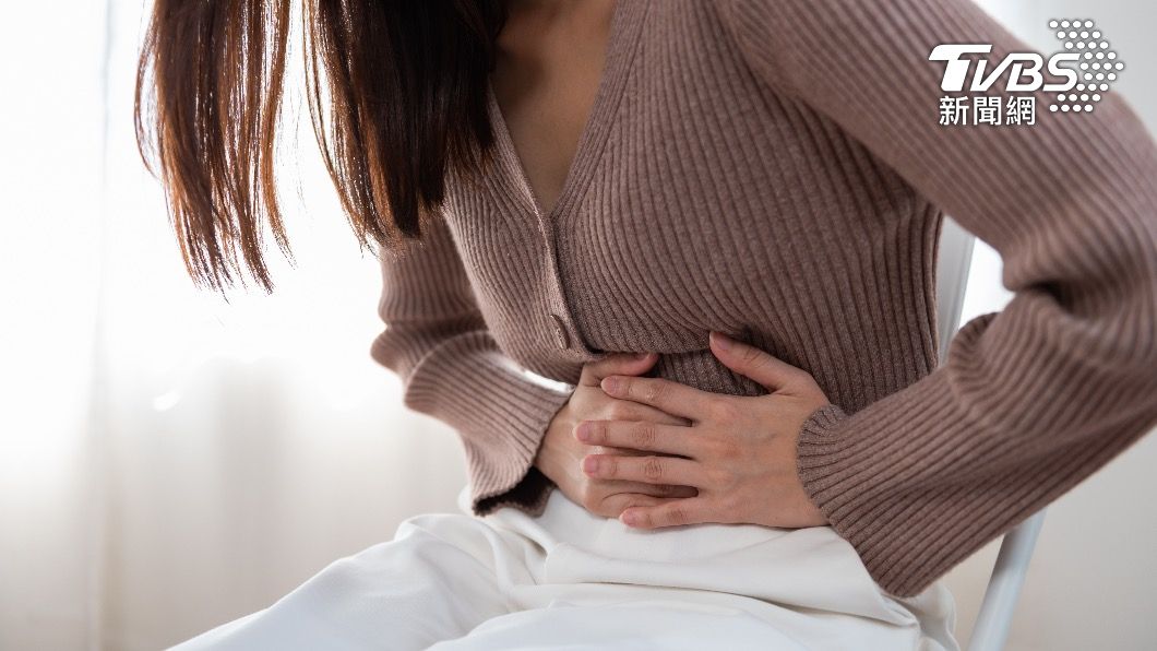 一名婦人腹痛有腫塊誤以為是癌症。（示意圖／shutterstock達志影像）