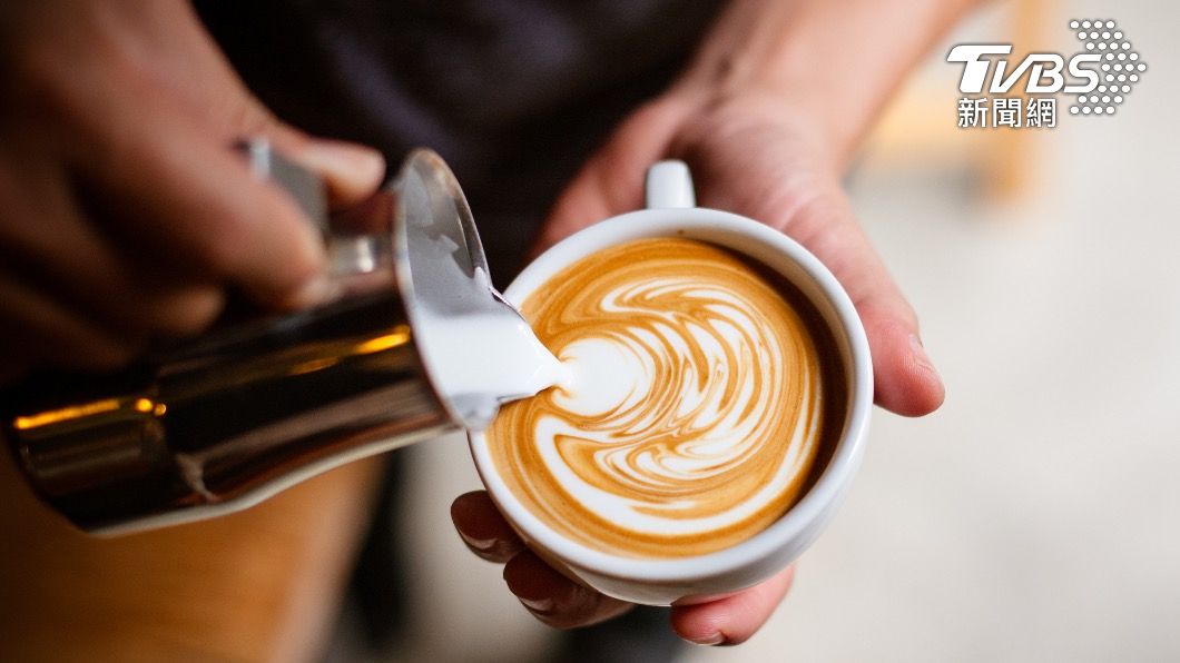 哈佛研究發現，每天喝咖啡的人，死亡風險低於不喝咖啡的人。（示意圖／shutterstock達志影像） 喝咖啡有助降死亡風險？　美博士：確實對健康有益處