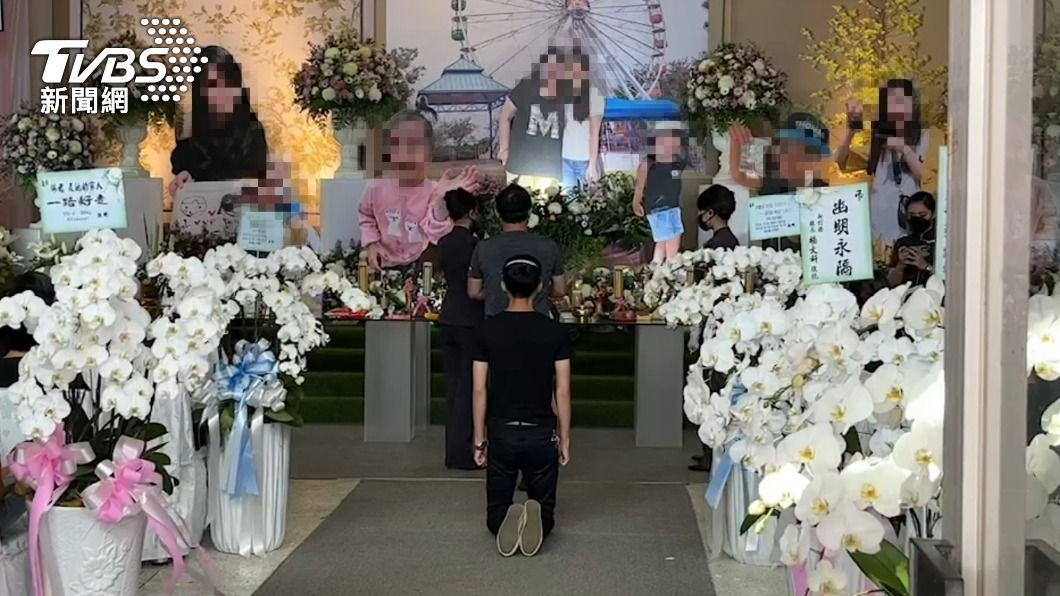 陳家大兒子出席告別式哀悼家人。（圖／TVBS）
