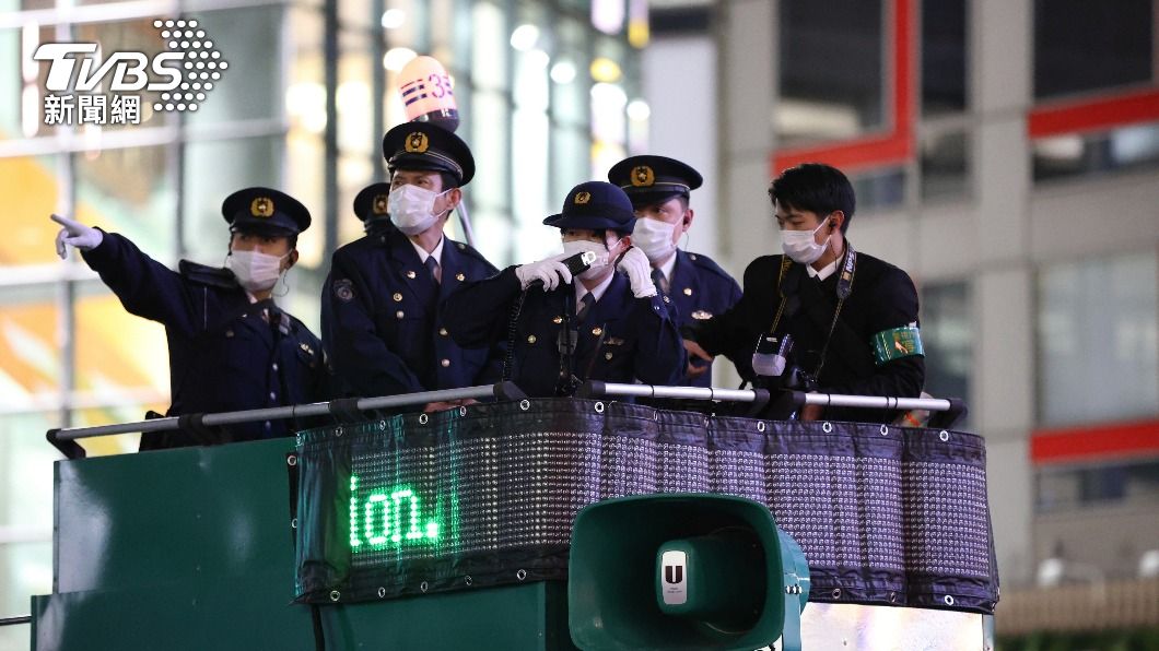 日本警察在東京澀谷進行政令宣導。（示意圖，圖/達志影像美聯社）