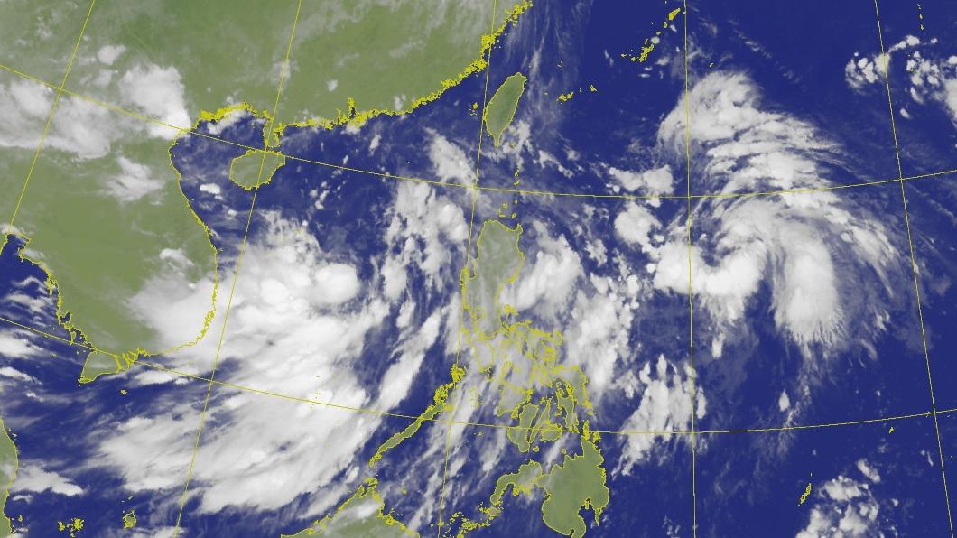 南海熱帶低壓和菲律賓東方熱帶擾動各自發展中。（圖／中央氣象局） 芙蓉颱風生成！「恐雙颱」路徑曝　明起連6天大雨橫掃