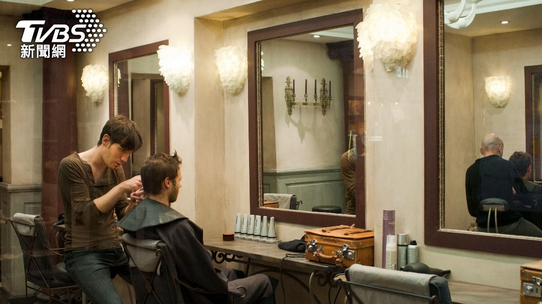 義大利卡斯泰納索（Castenaso）的小鎮訂下「限洗髮令」。（圖／達志影像美聯社） 義大利祭限水令抗旱　髮廊替客人「洗2次頭」罰1.5萬
