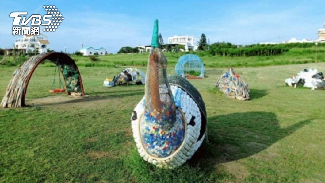 澎湖海廢地景藝術節在馬公東衛石雕公園展出。（圖／中央社）