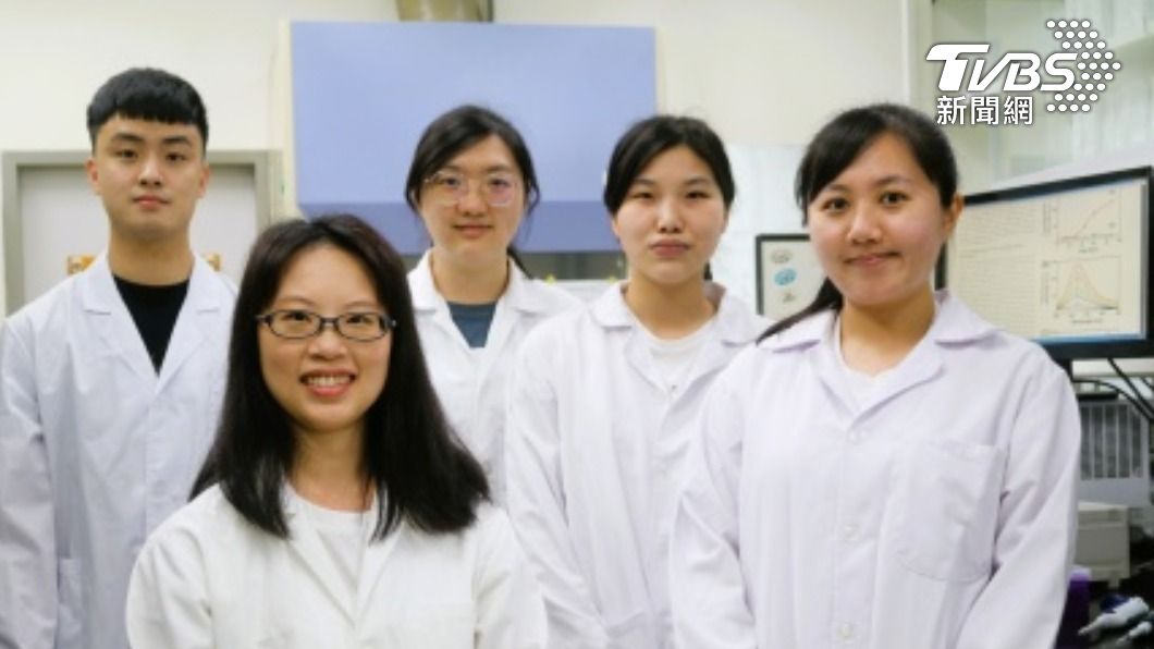 陽明交通大學研發團隊製造出DNA水凝膠膠囊。（圖／中央社）