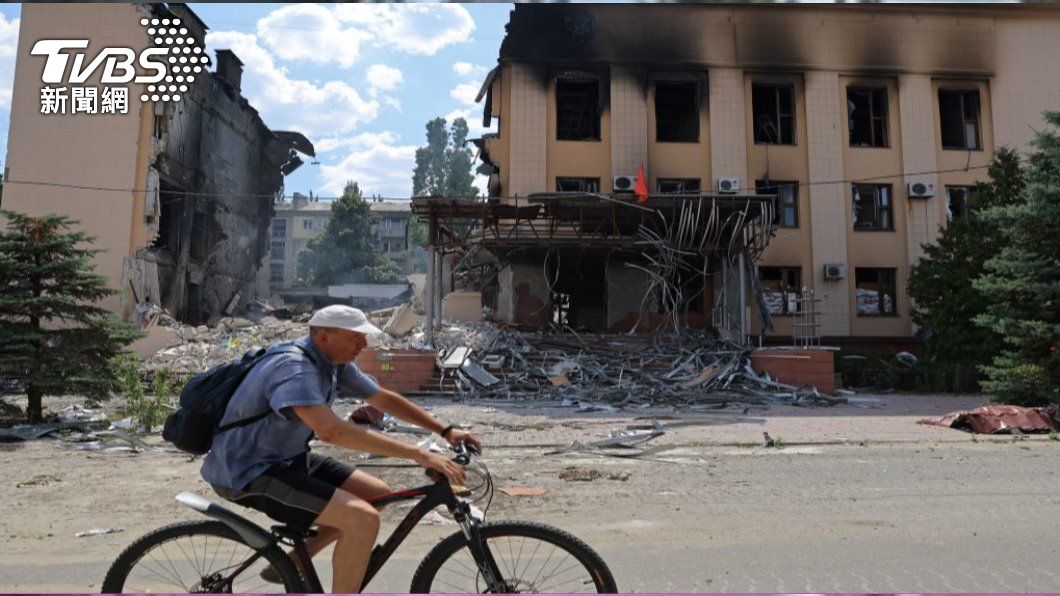 烏克蘭遭俄羅斯入侵，建築物和基礎設施損失重大。 (圖 / 路透社)