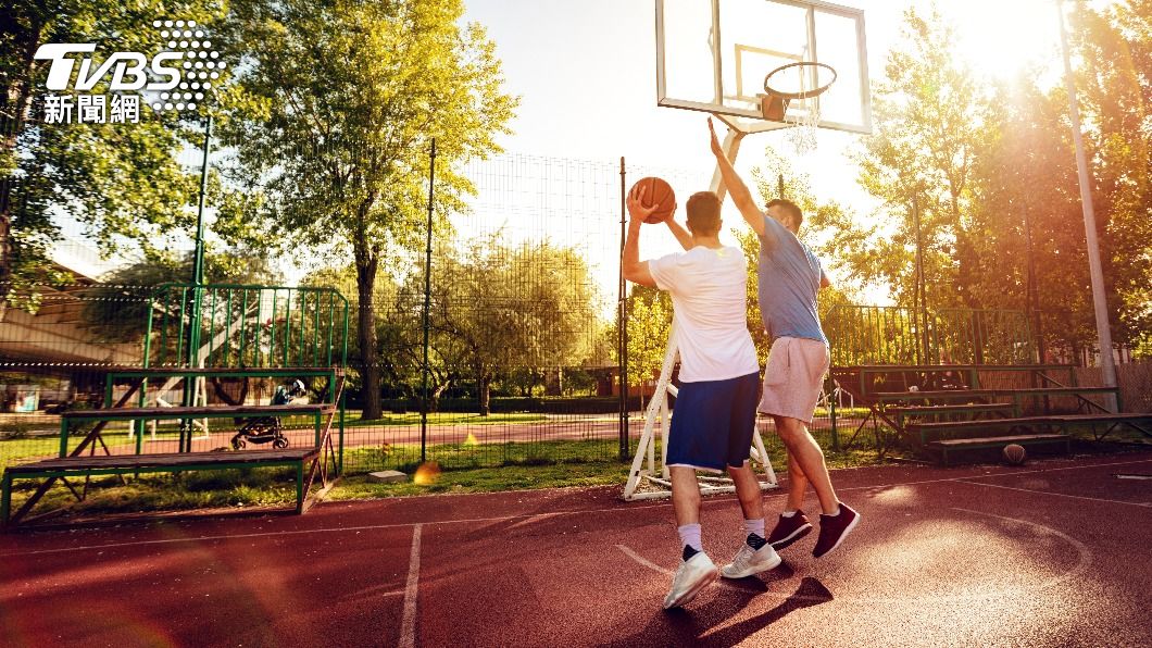 籃球是許多人喜愛的運動。（示意圖／shutterstock達志影像） 