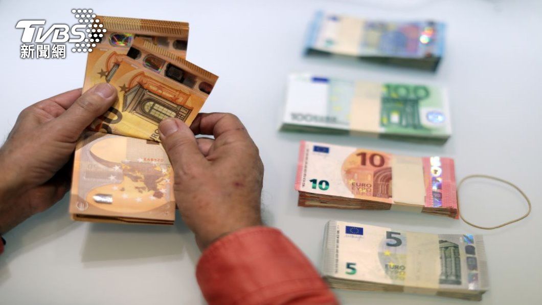 歐元難逃跌勢，周二兌美元匯率出現1：1的平價局面。 (圖 / 路透社)