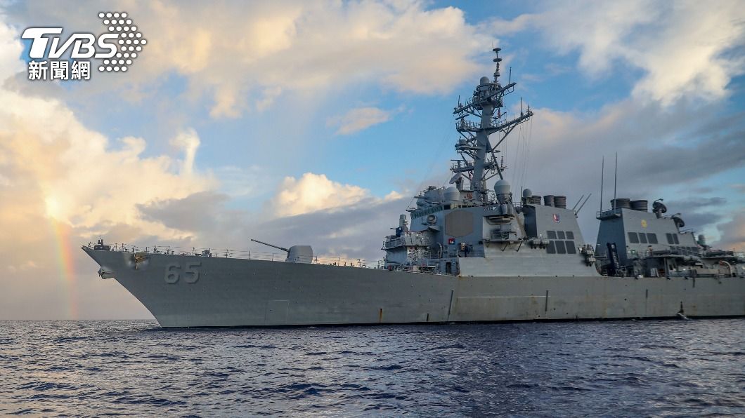 美國海軍第七艦隊「班福特號」飛彈驅逐艦13日駛入西沙群島附近水域。（圖／達志影像美聯社）