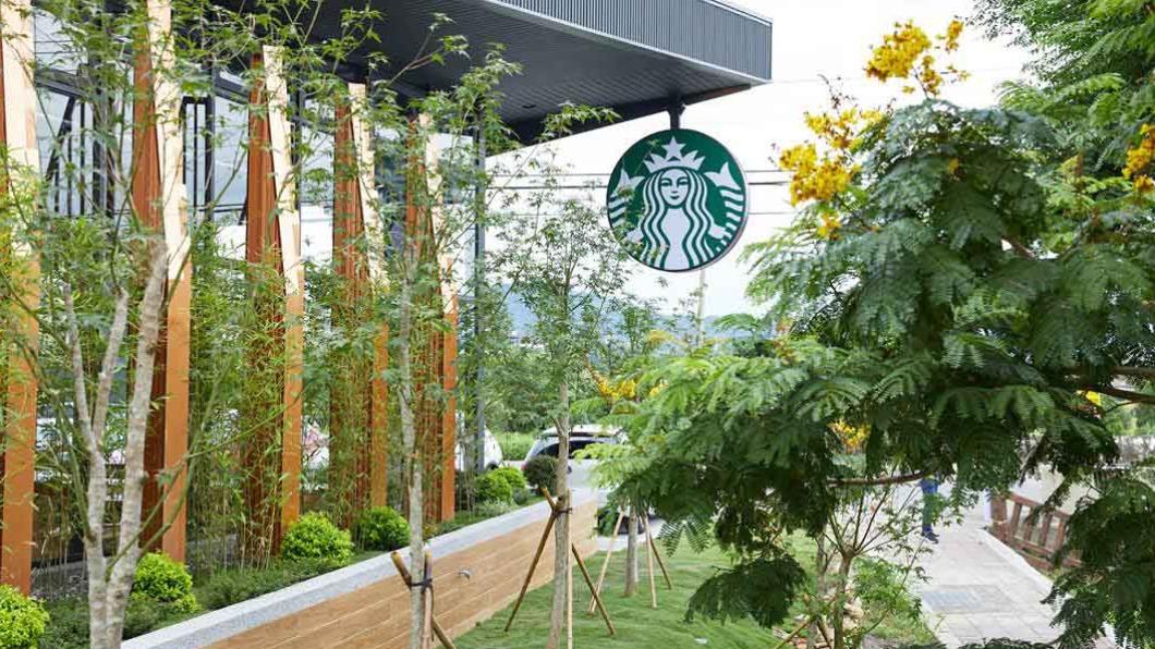 整體設計以「竹林之美，咖啡園林」為主題，讓顧客感受置身園林。（圖／星巴克）