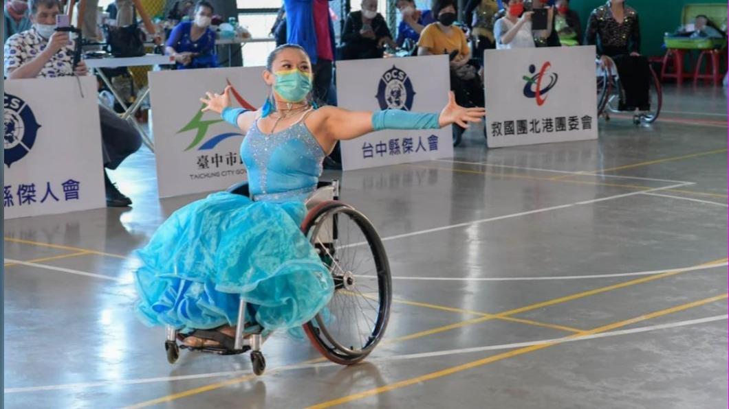 邱美慧投入輪椅舞蹈獲總統教育獎。（圖／翻攝自台北海洋科技大學網頁）