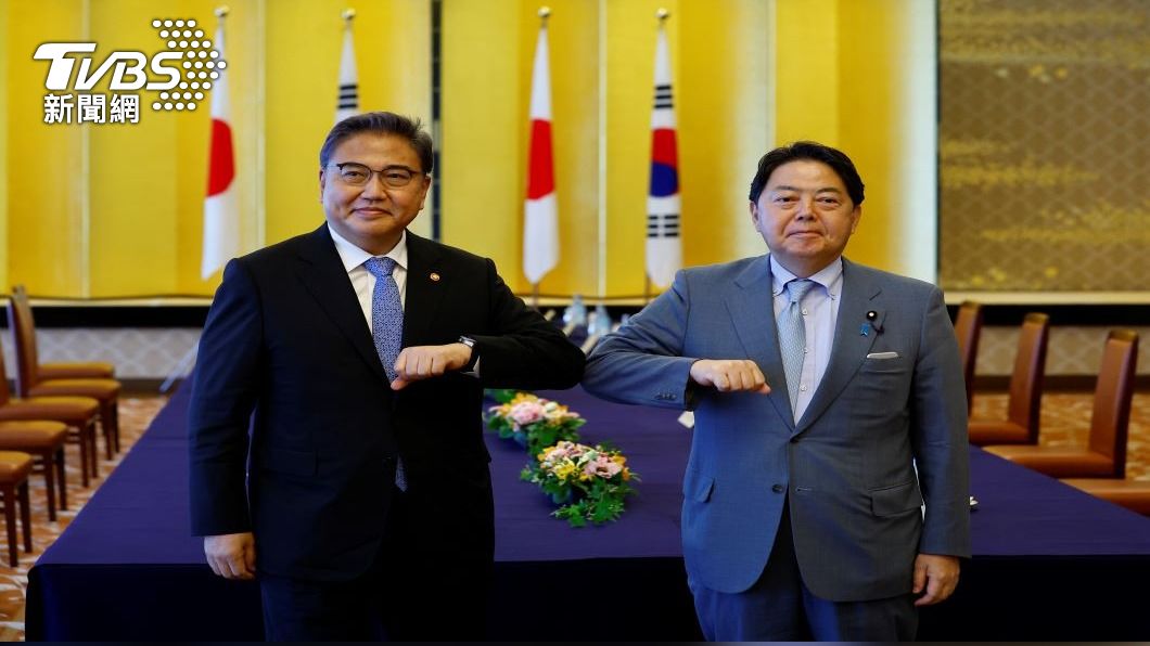 南韓外交部長朴振18日前往東京與日本外相林芳正會晤，論日韓兩國長年問題的解決方案。(圖 / AP)
