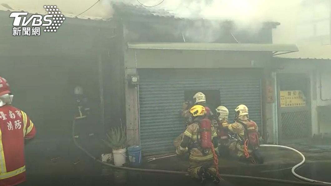 台南仁德民宅起火，一老婦葬身火窟。（圖／TVBS）