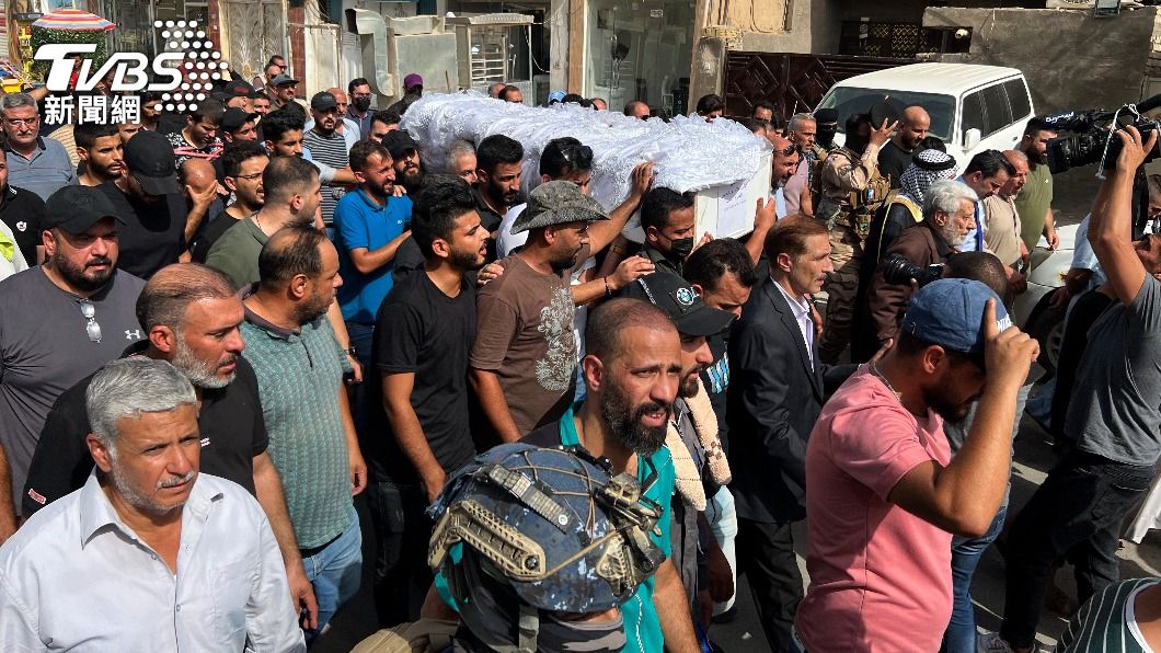 數百人伊拉克首都巴格達抗議北部昨天遭遇的9死攻擊。（圖／達志影像美聯社）