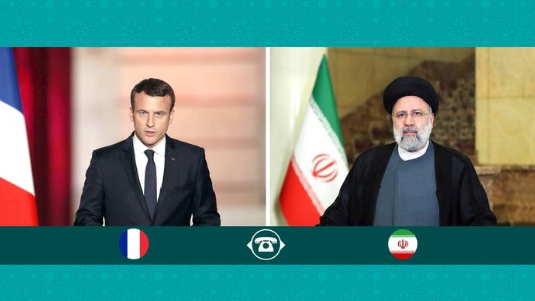 法國總統馬克宏今告訴伊朗總統萊希，「仍有可能」恢復核子協議。（圖／翻攝自Twitter）