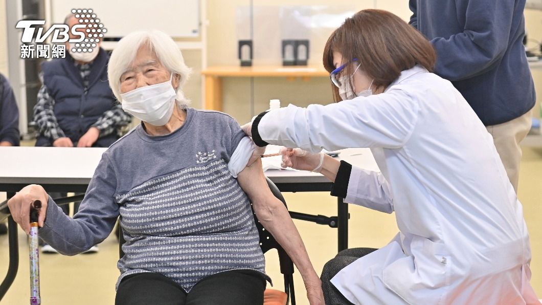 日本91歲女性施打疫苗後亡，成為首宗能申請國賠的案例。（示意圖，非當事人／達志影像美聯社）