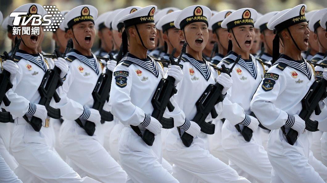 中國大陸解放軍的海軍官兵參與閱兵儀式。（圖/達志影像美聯社）